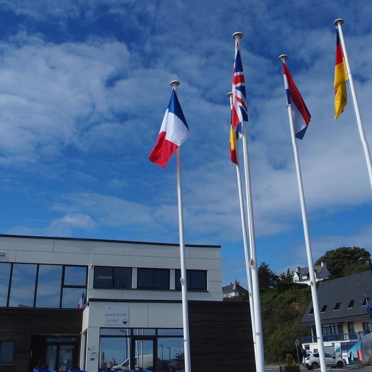 Capitainerie St Cast