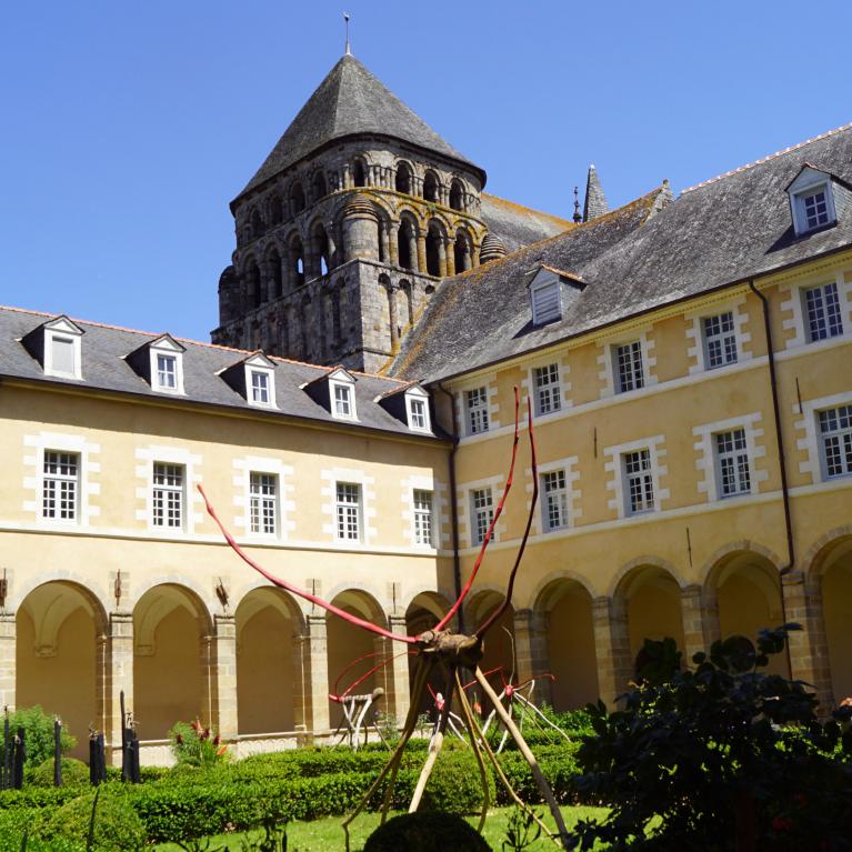 Cloître de l'Abbatiale Saint-Sauveur