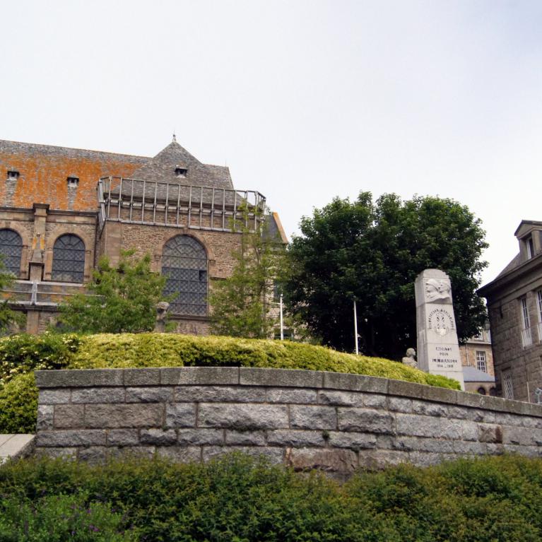 Place Jean Moulin, Monuments, Palais de Justice