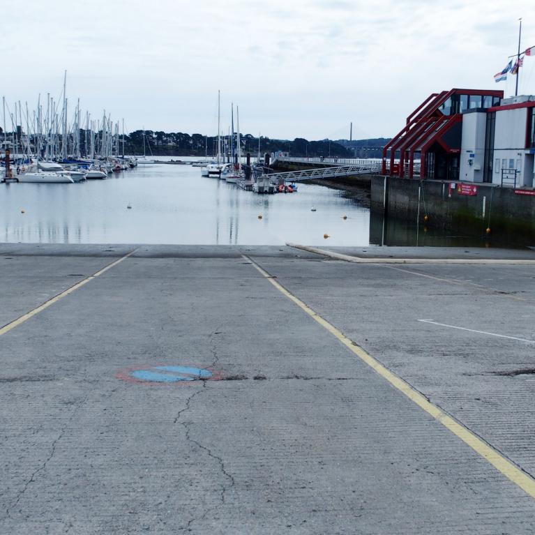 Cale de mise à l'eau, Port du Moulin Blanc