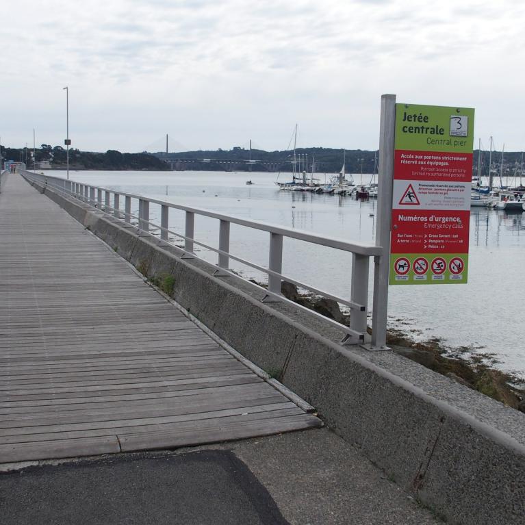Jetée centrale, Port du Moulin Blanc