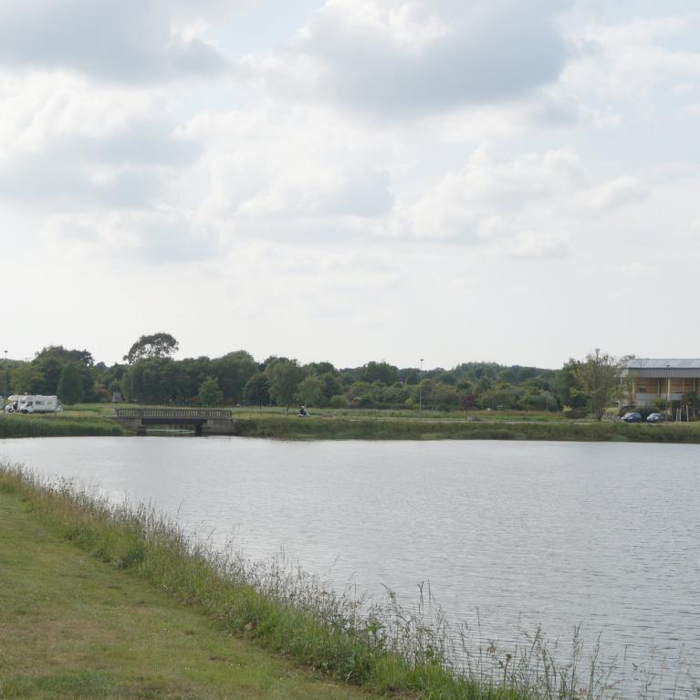 Stationnement camping-cars, Terre plein de la Madeleine