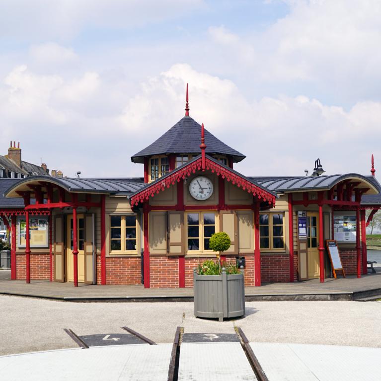 Gare du Port du Train touristique