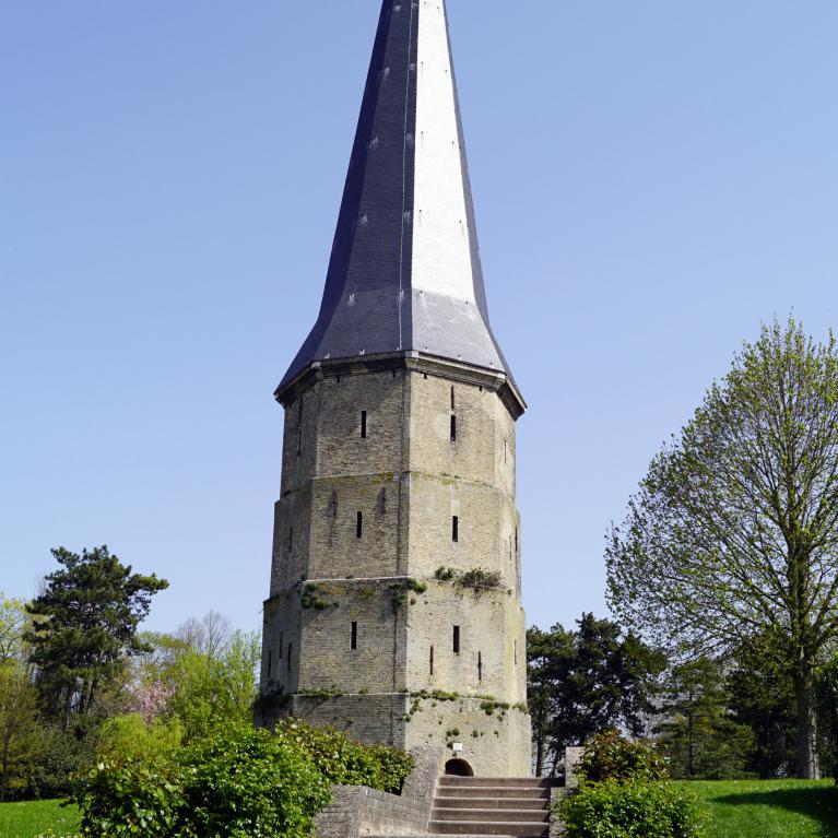 Tour pointue de l'abbaye de Saint Winoc