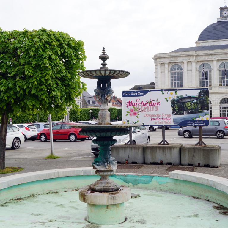 Fontaine sur la place du Maréchal Foch