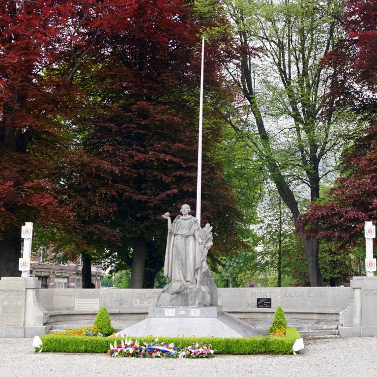 Monuments aux morts et commémoratifs