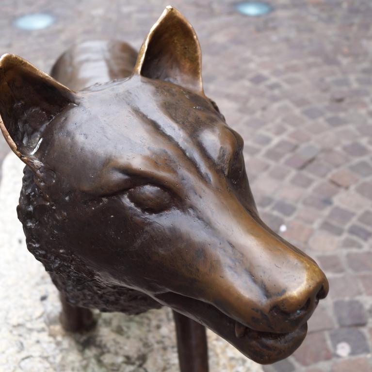 Statue animal