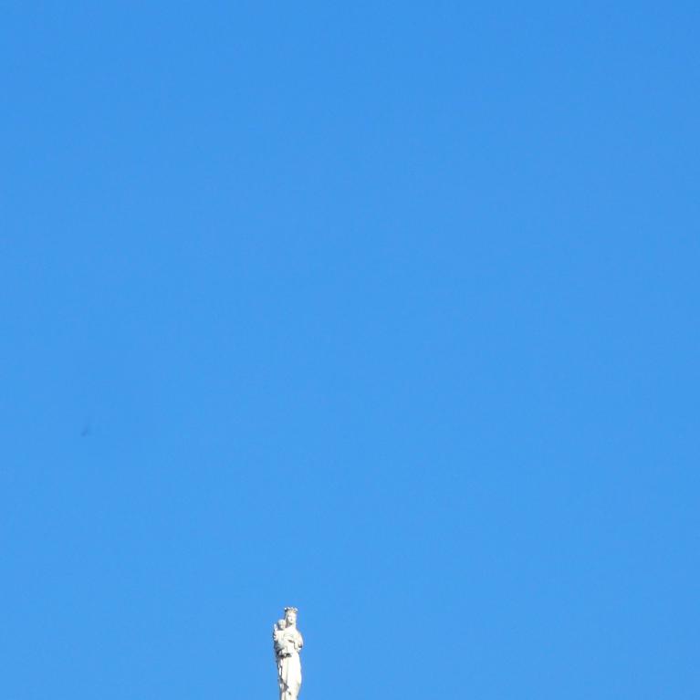 Statue de la Vierge de la chapelle Saint-Barthélémy