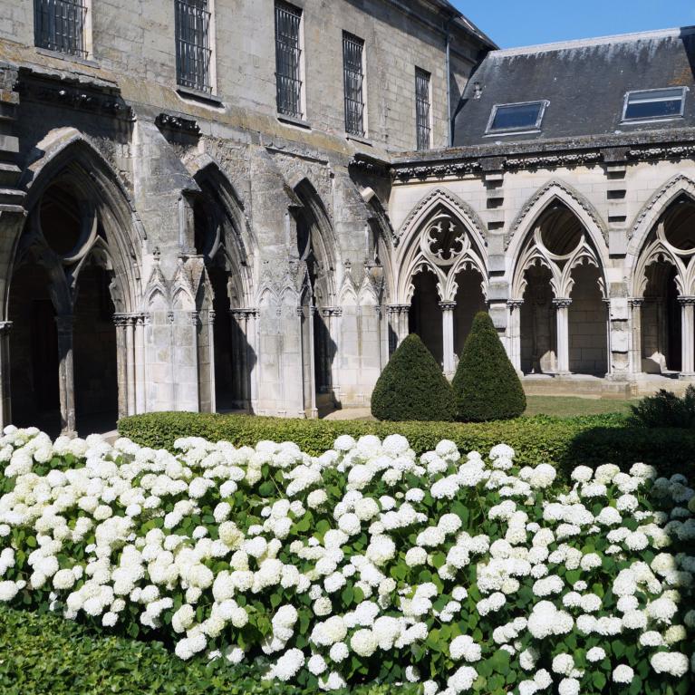Cloître de l'Abbaye Saint-Léger