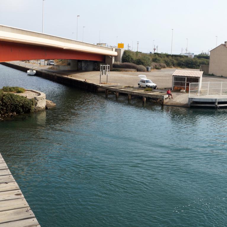 Jonction du canal de la Robine au port