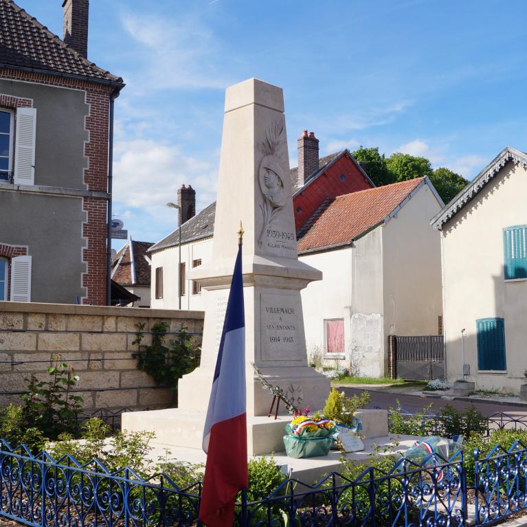 Monument aux morts Villemaur