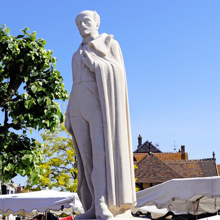 Statue Duc de Morny