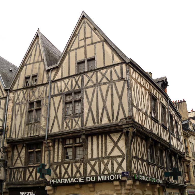 Maison aux Trois Visages