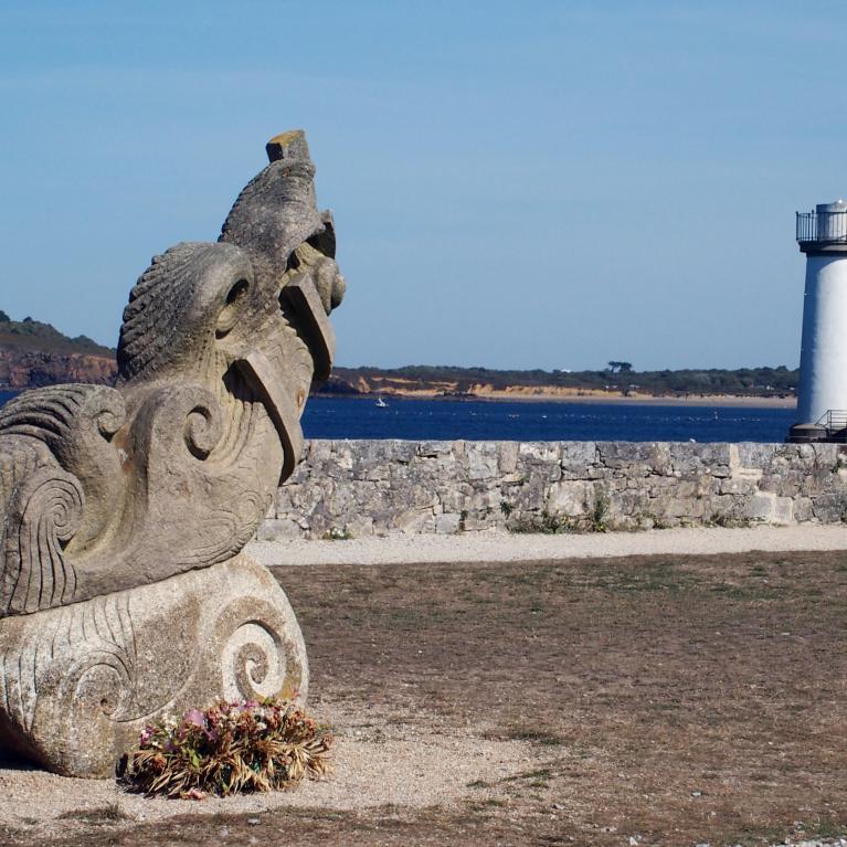 Statue l’Arche de Camaret