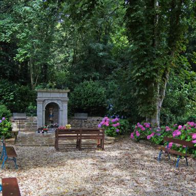 Fontaine Notre-Dame-de-Roscudon