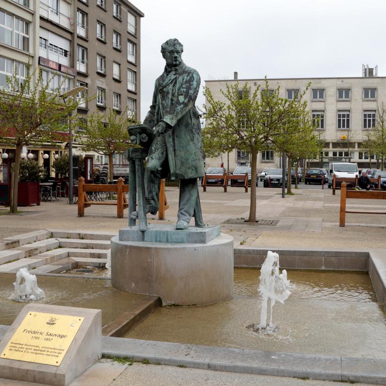 Statue Frédéric Sauvage