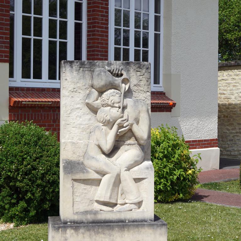 Statue