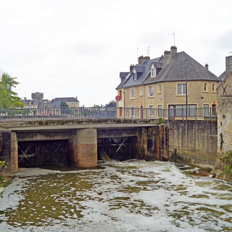Isigny-sur-Mer-Pont au Douai