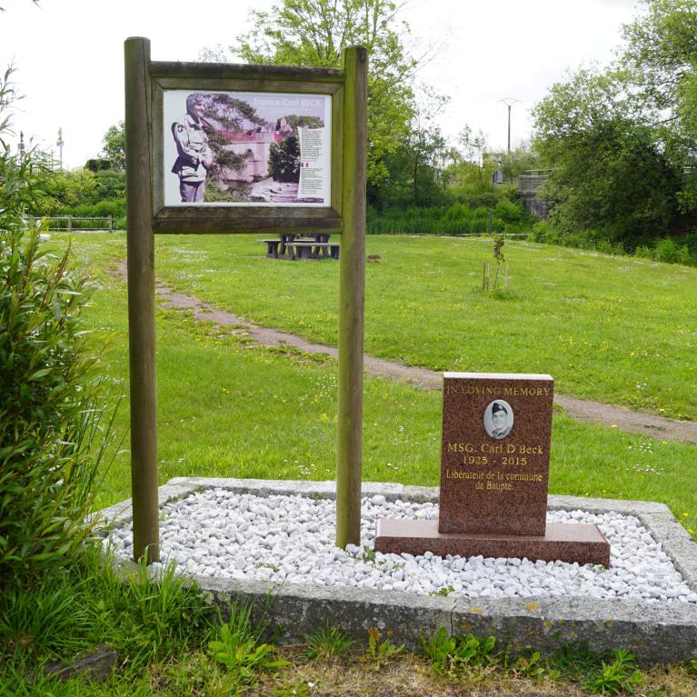 Stèle MSG. Carl D.Beck