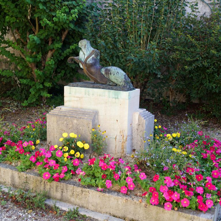 Statue