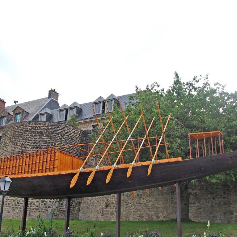 Réplique du bateau en bois égyptien