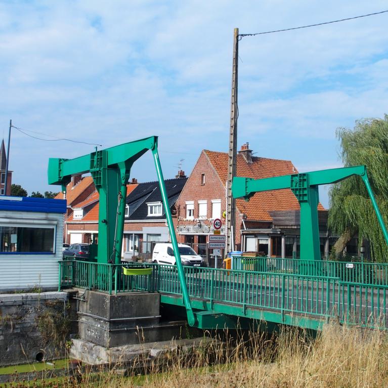 Pont sur le canal de Furnes