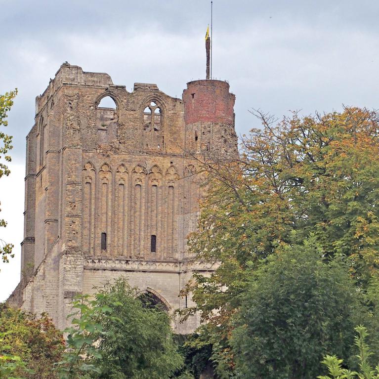 Tour de l’ancienne abbaye