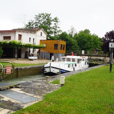 Écluse de jonction Baïse-Canal de Garonne