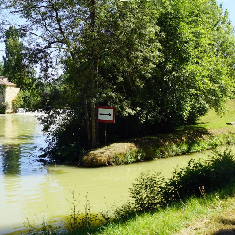 Accès à l'écluse de Gauge