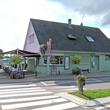 Au Village